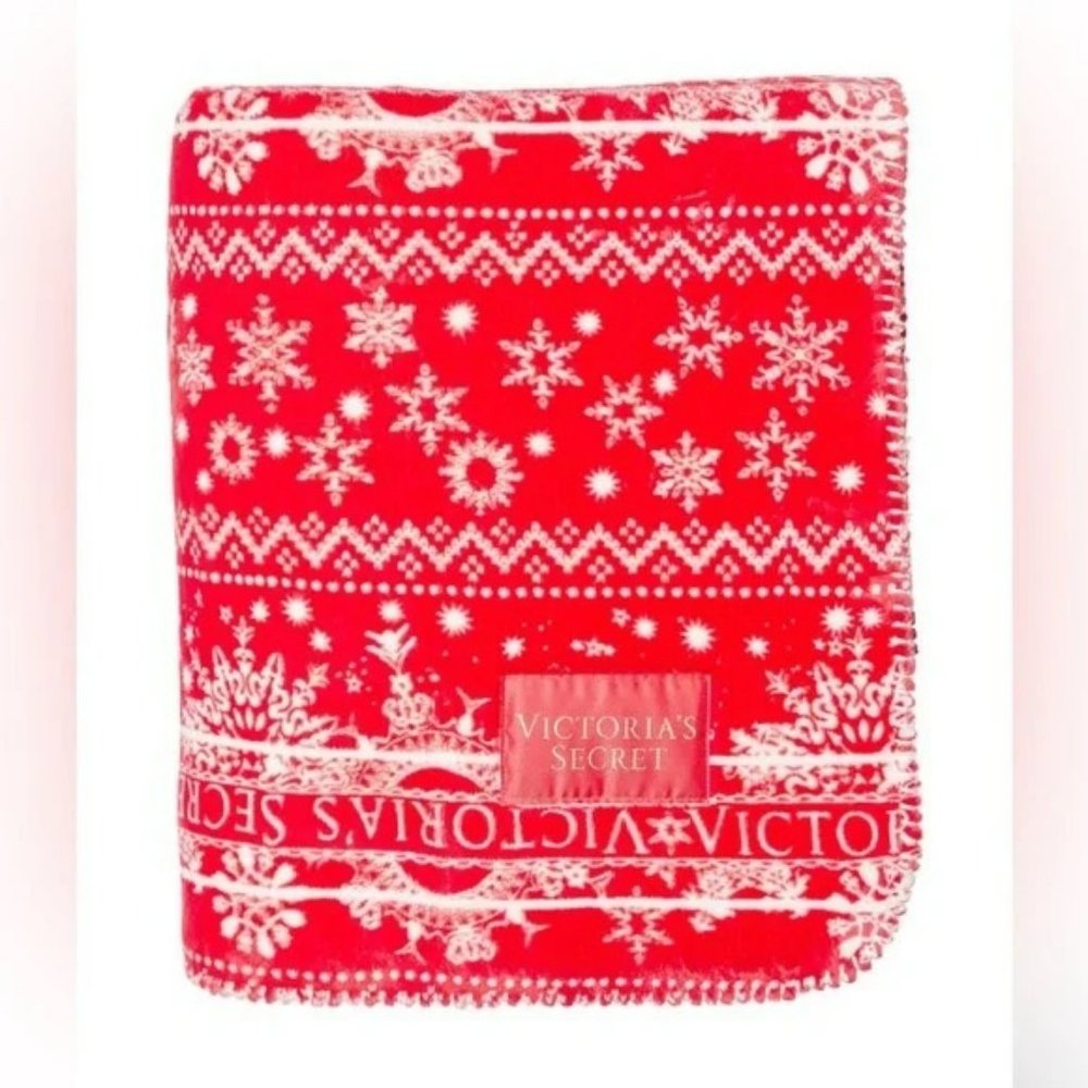 NWT Victoria Secret auth. Plus Fleece Blanket Fair Isle Red sealed in plastic - Picture 3 of 7